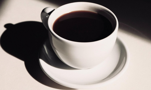 Cómo una taza de café puede arruinar una entrevista de trabajo