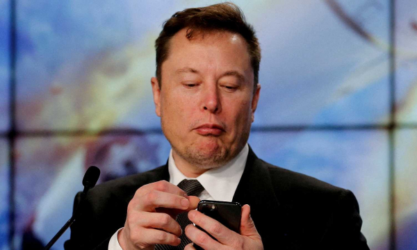 Elon Musk suspende la compra de Twitter a la espera de conocer cuántos bots tiene la red