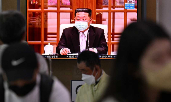 Corea del Norte, país sin vacunas, confirma ya seis muertes y miles de contagios de covid-19